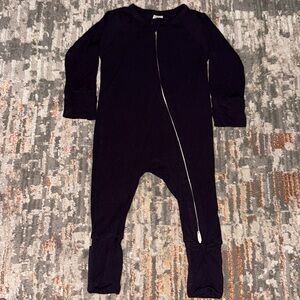 VGUC Larkspur 6-12M Convertible Bamboo Double Zip Sleeper - Black